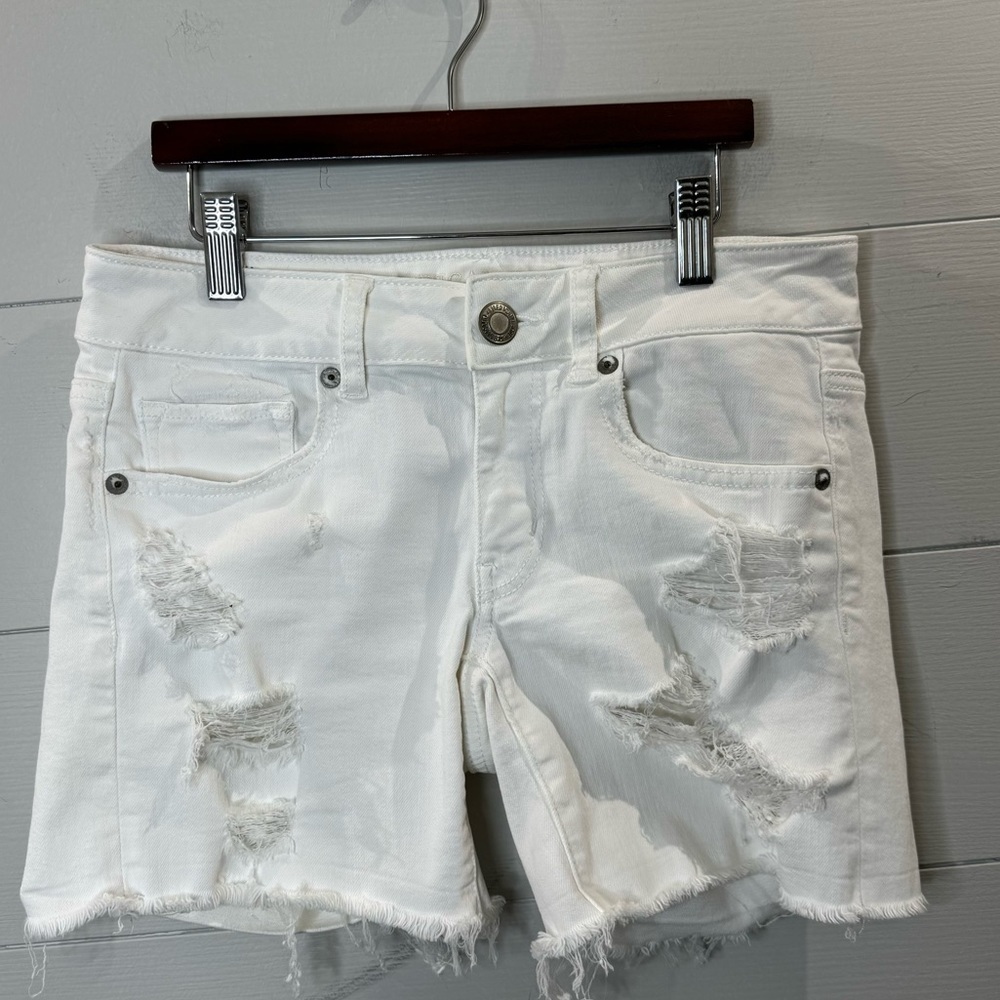 American Eagle Outfitters | White Distressed Midi Denim Shorts Size 2
